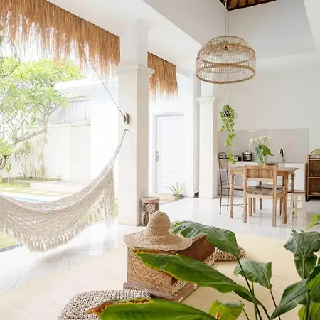 Lovely, Boho Villa In Prime Location